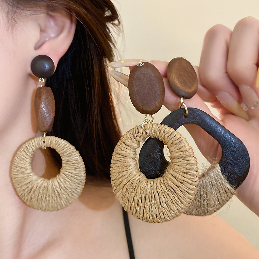 Travel Accessories Dropshipping - Orecchini Pendenti in Legno Traforato Stile