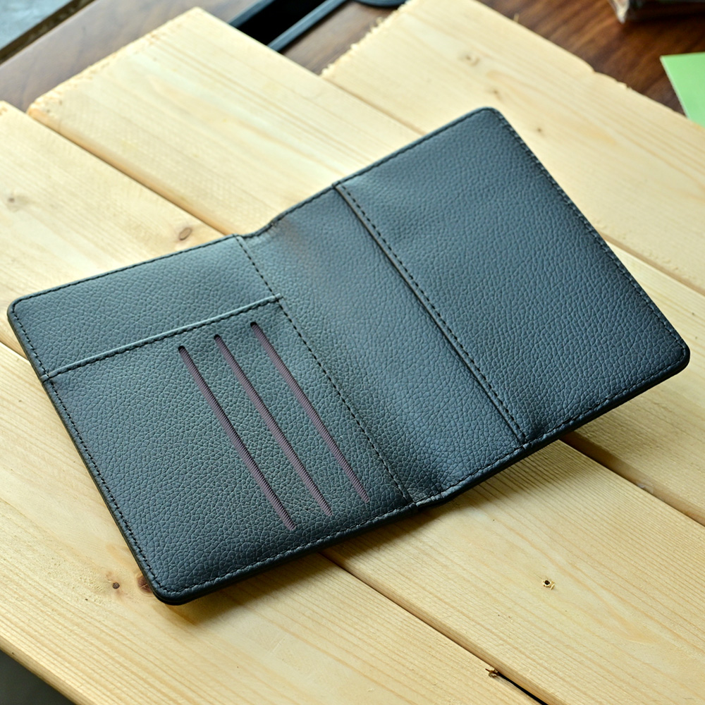 Custodia per passaporto con em - Travel Accessories In Bulk recensione e prezzo