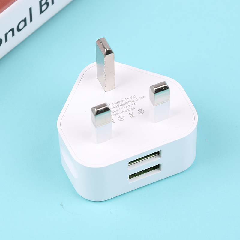 Adattatore universale per cari - Travel Accessories Uk recensione e prezzo