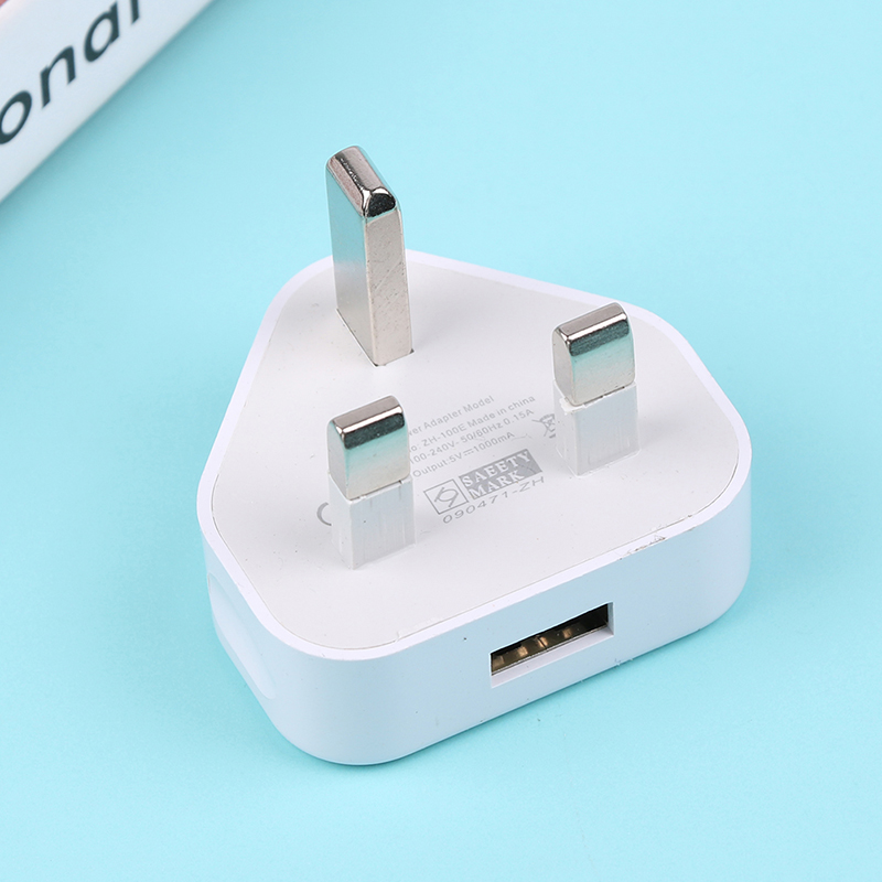 Adattatore universale per cari - Travel Accessories Uk recensione e prezzo
