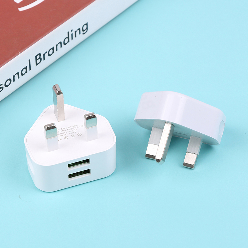 Adattatore universale per cari - Travel Accessories Uk recensione e prezzo