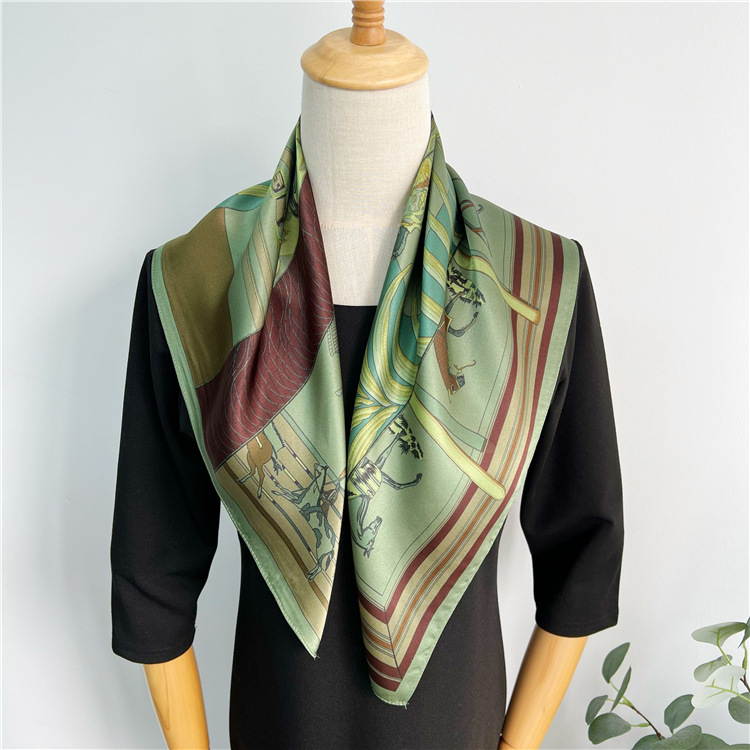 Foulard in Seta Verde 65CM, Sc - Travel Accessories Designer recensione e prezzo
