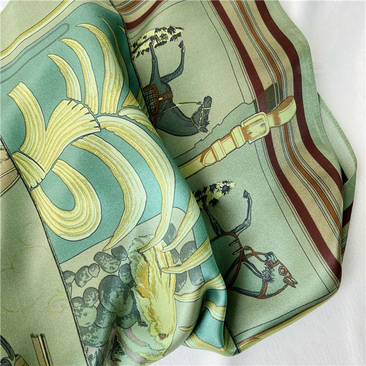 Foulard in Seta Verde 65CM, Sc - Travel Accessories Designer recensione e prezzo
